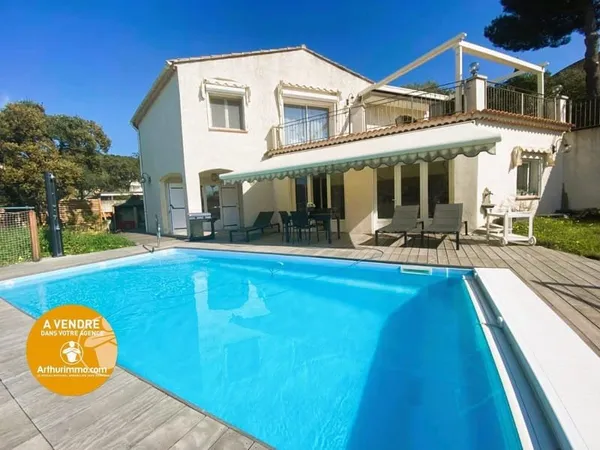 VILLA 7 PIÈCES AVEC PISCINE AU LAVANDOU
