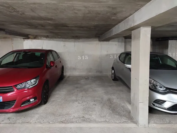 Loue parking en sous-sol Avenue du Général Leclerc à Viroflay - 13m²