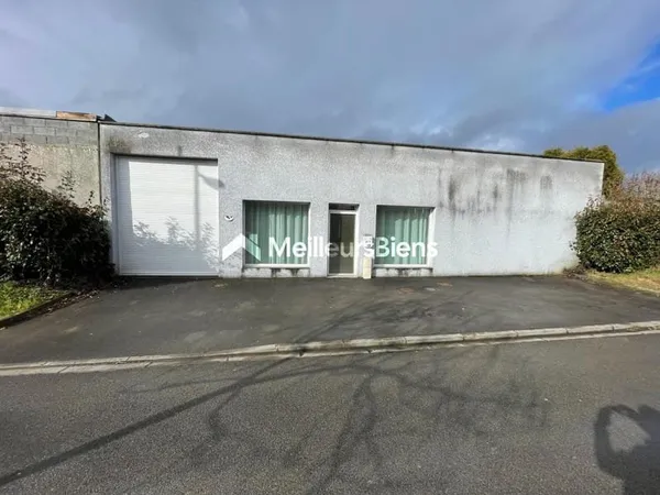Ensemble immobilier avec hangar et habitation FORT POTENTIEL