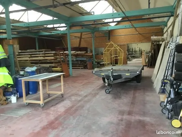 Bâtiment industriel de 856 m²