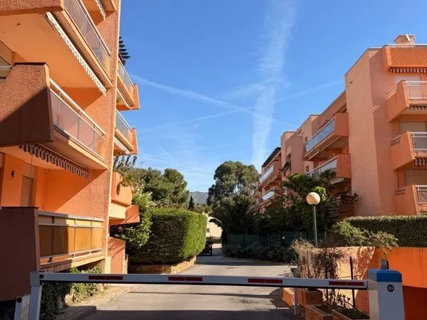 Grand F2 de 42 m² - plage à pied