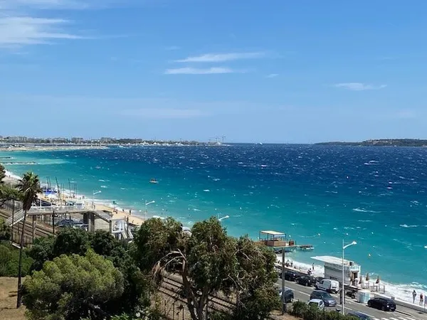 Vue mer exceptionnelle. Dernier étage