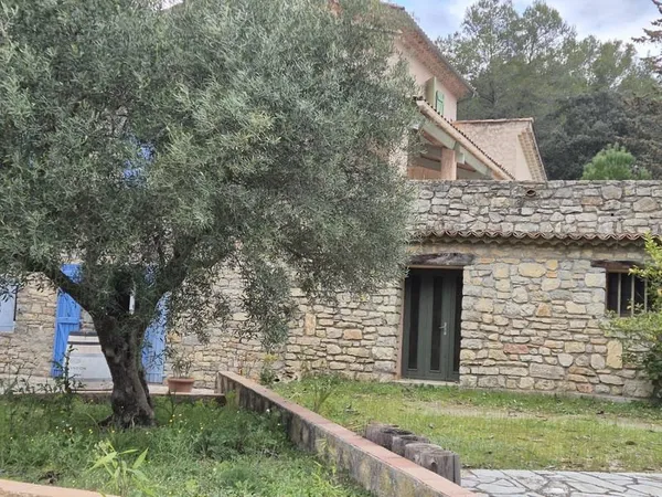 Achat : Maison Lorgues (83510)