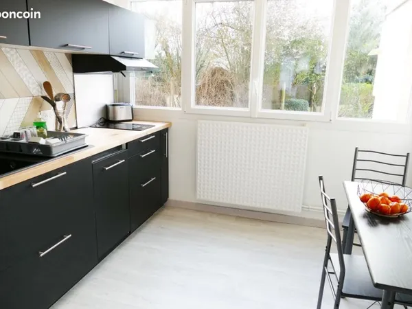Chambre meublée en colocation - Appart 65m² - Rue Chèvre Angers (Madeleine/ESA/UCO)