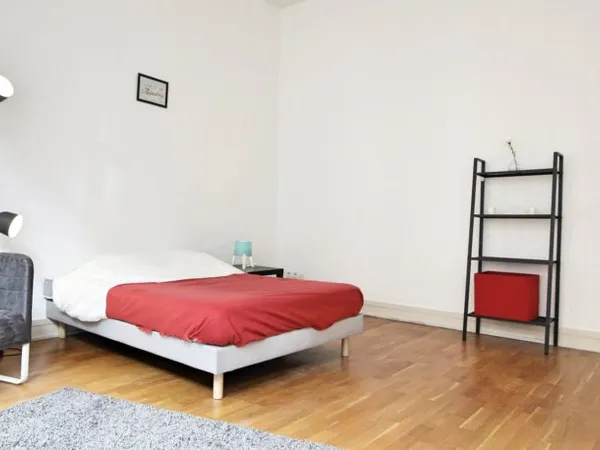 Grande chambre lumineuse – 22m²