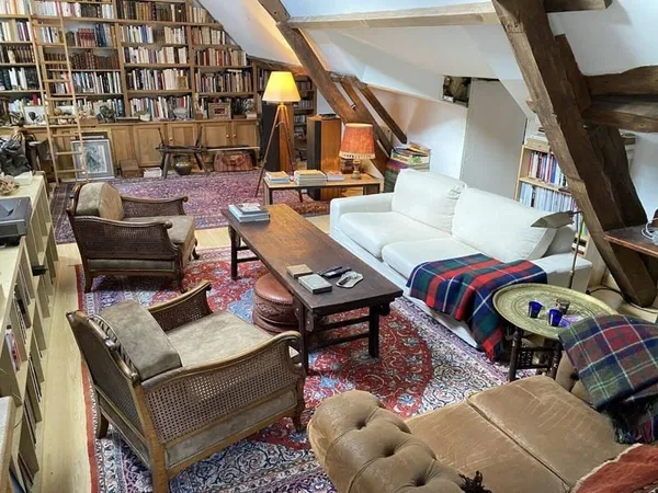 Maison 8 pièces 300 m²
