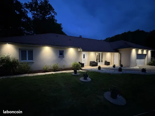 Maison moderne 6 pièces avec le calme de la campagne