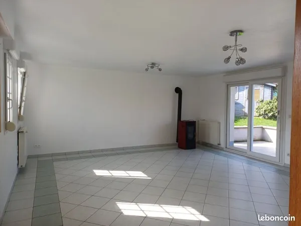 Maison à louer - Centre de Wirwignes - Jardin, garage et carport