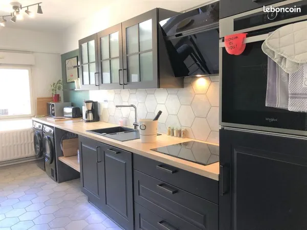 T 2+ luxe entièrement meublé et équipé. Neuf moderne et luxueux en dernier étage à Saint Rémi. Proch