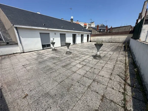 T5 avec terrasse de 150 m2