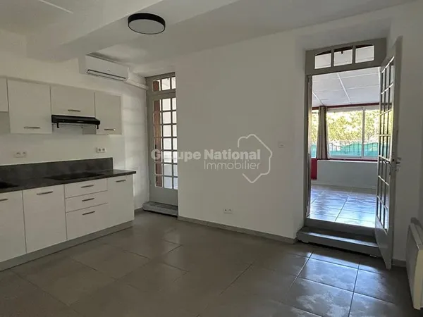APPARTEMENT F2 AVEC TERRASSE EN CENTRE VILLE D'ORANGE