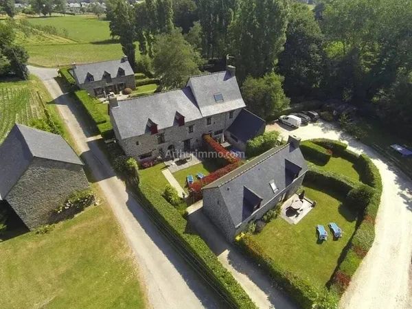 Maison 9 pièces 282 m²
