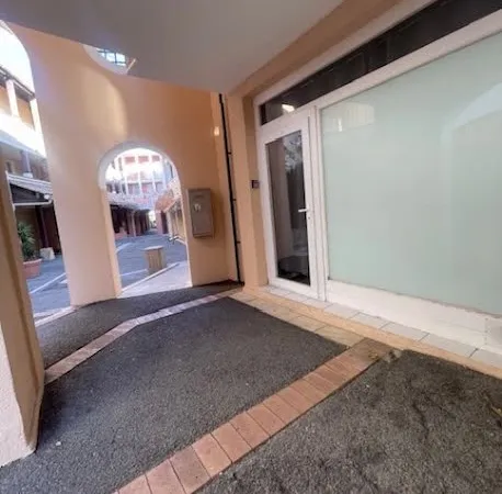 Local 24 m²