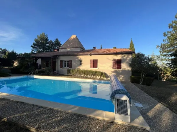 Maison 8 pièces 205 m²