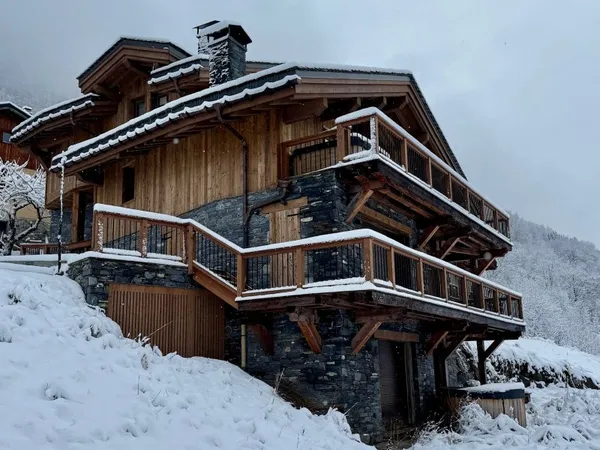 Vends 1/2 chalet neuf en duplex 158m² Les 3 vallées 73440