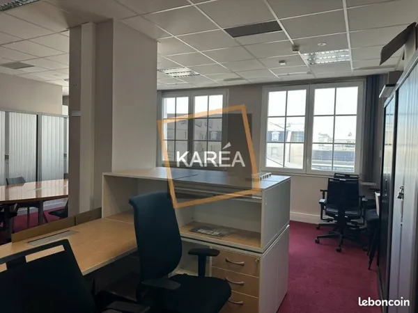 BUREAUX 86 m² CHESSY