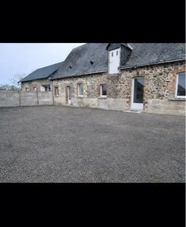 Maison Location Saint-Charles-la-Forêt 4p 95m² 850€