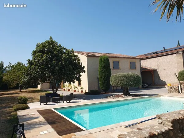 Maison 8 pièces - 240m²