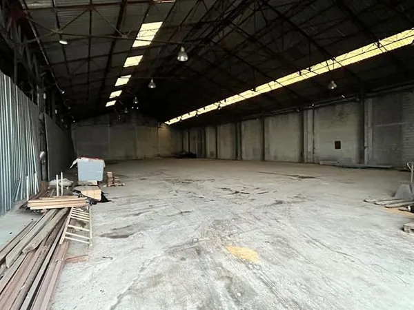 Commerce 2000 m²