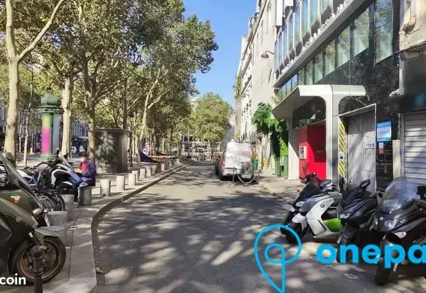 Parking/box 12 m² PARIS 10