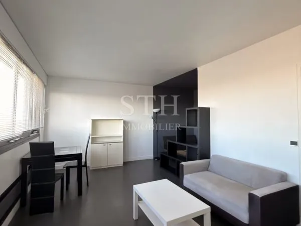 Très grand studio avec vue dégagée