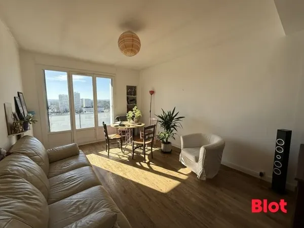 EXCLUSIVITÉ BLOT - DERNIER ÉTAGE - T4 TRAVERSANT - BALCON SUD - GARAGE - MÉTRO CLÉMENCEAU