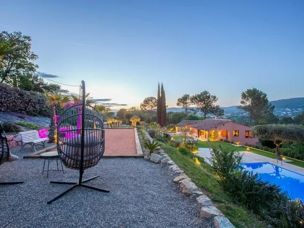 Maison 3 pièces 240 m²