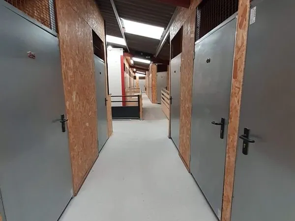 Location Box de stockage sécurisé - Corme Royal