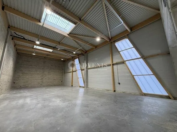 Local d'activité 2747 m²