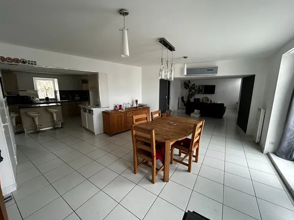 Maison 6 pièces 252 m²