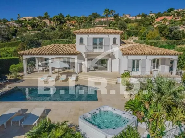 Villa moderne au domaine du golf