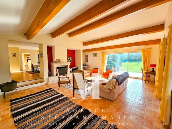 Maison 10 pièces 226 m²