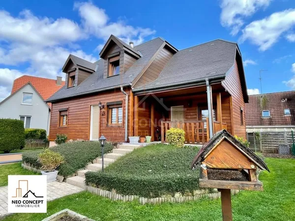 Très belle maison Canadienne de type 5/6 pièces sur 4 ares et 20 centiares de terrain à VENDENHEIM.