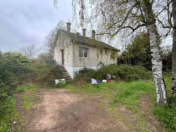 TORCY - Pavillon élevé sur sous-sol complet de 55 m² hab. (2 chambres) + dépendance