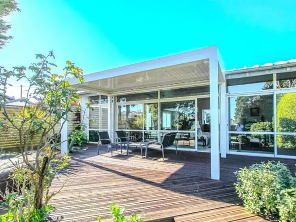 ANGLET CENTRE - VILLA FAMILIALE- PLACE LAMOTHE - ECOLES ET COMMERCES