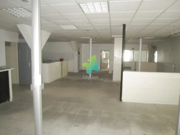 Local 180 m²