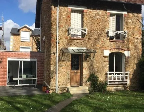 Loue meulière de 170m² au pied des bois - Viroflay (78) - 6 chambres