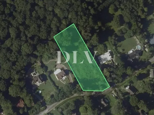 RARE - Terrain constructible divisible de 4 417 m² avec doubl
