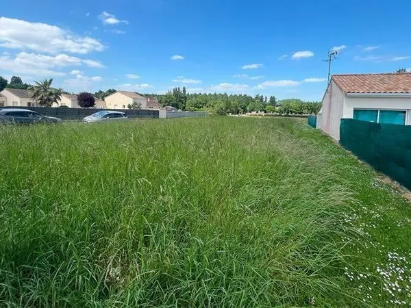 Terrain constructible 666 m²