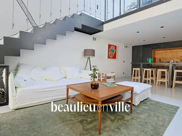 EXCLUSIVITÉ VIEUX-PORT LOFT - BUREAUX - 137 m2 450 000