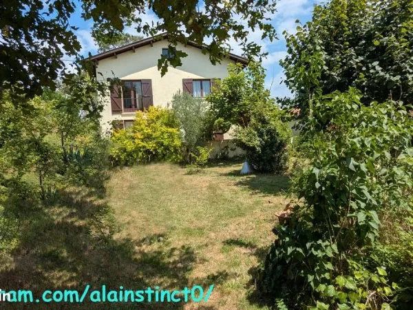 Particulier vend grande maison 7 pièces de 141m2 terrain 916m2 piscinable