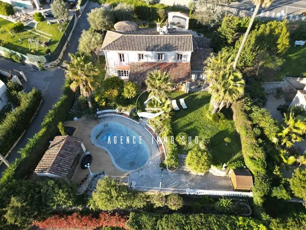 VENCE SUD Villa 6 pièces 230 m2