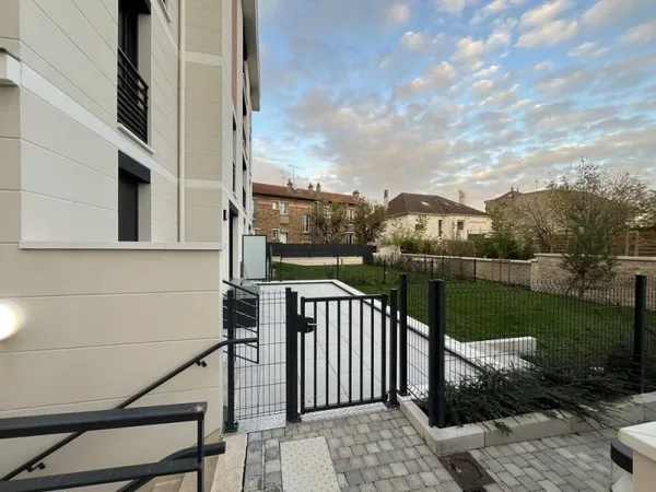 local 15 m2 saint maur 5 min à pied du RER