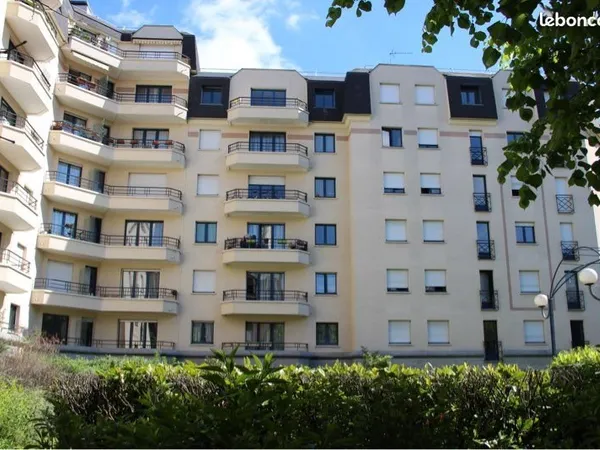 4 chambre disponible en août