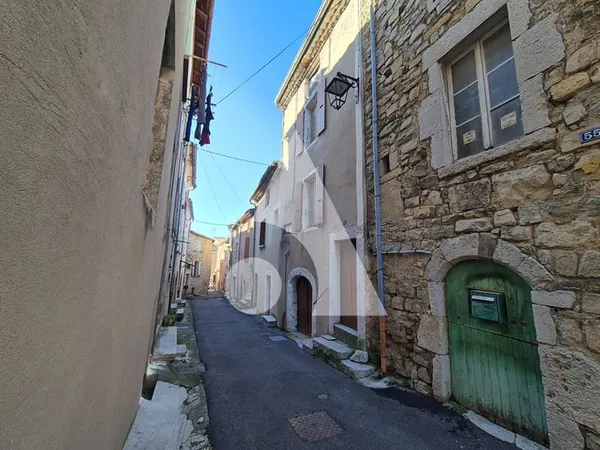 Immeuble à fort potentiel ? Centre village Villeneuve-de-Berg