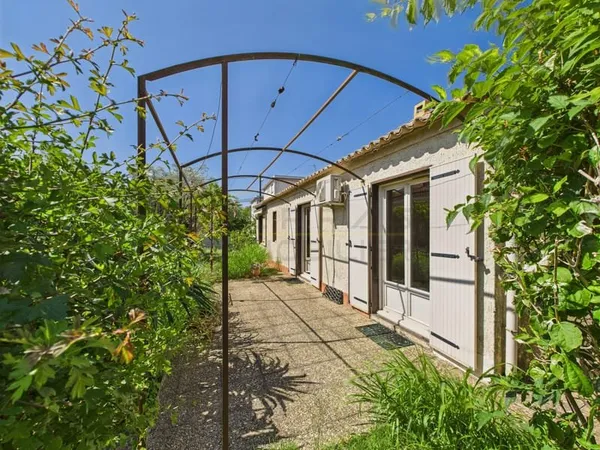 Valréas, Maison de plain-pied, 5 pièces
