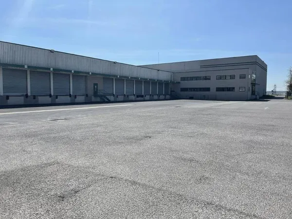 Entrepôt 2854 m²