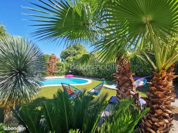 Villa 6 pièces 205 m²