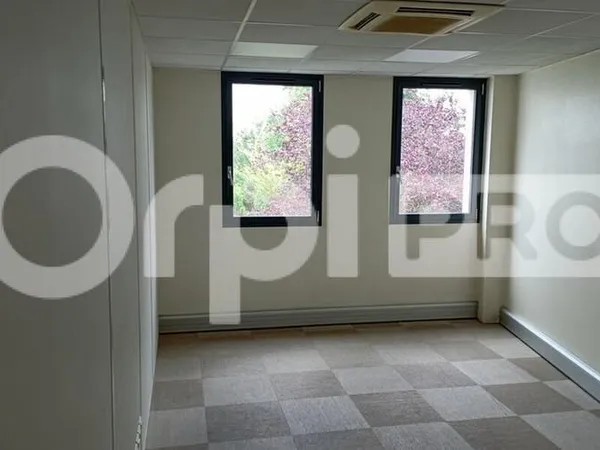 Bureaux 163 m²