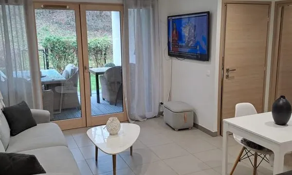 Divonne les Bains - Très bel appartement meublé T2 en rez de jardin dans la Résidence H2OME